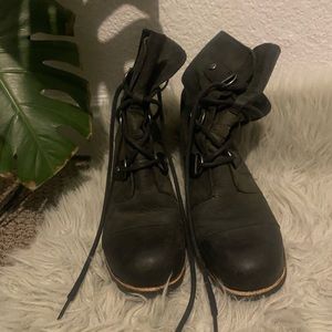 Sorel Joan of Arctic wedge winter boots 7.5